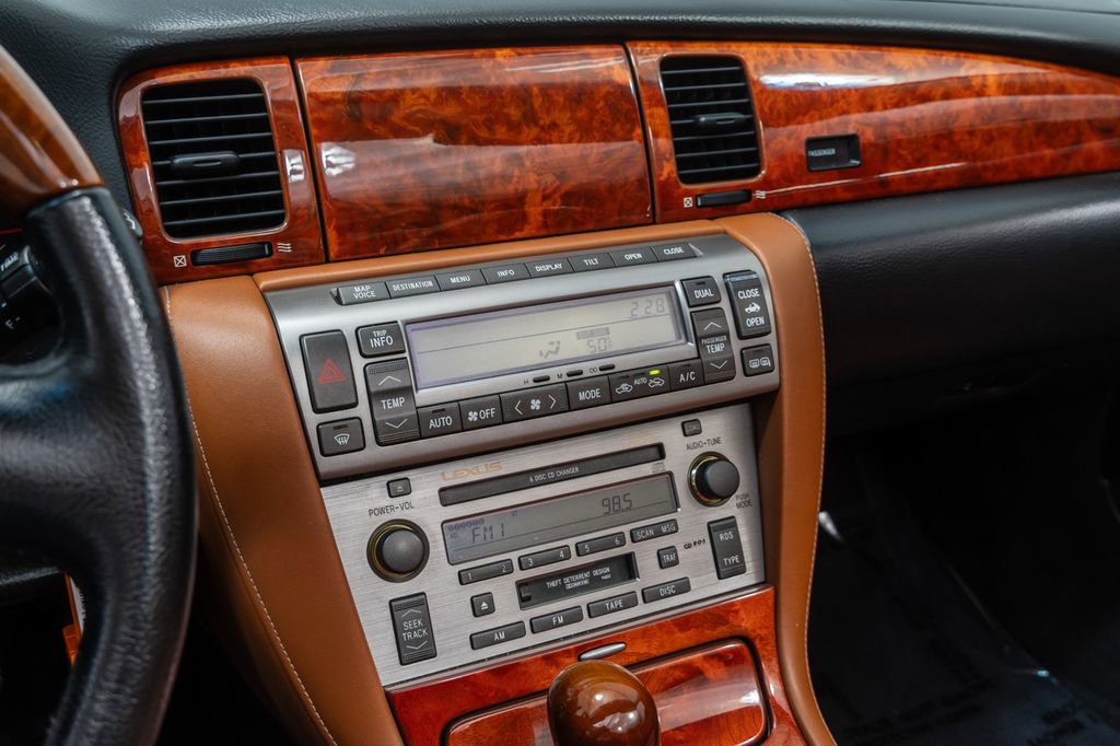 Used 2004 Lexus SC 430 Convertible RWD image 16