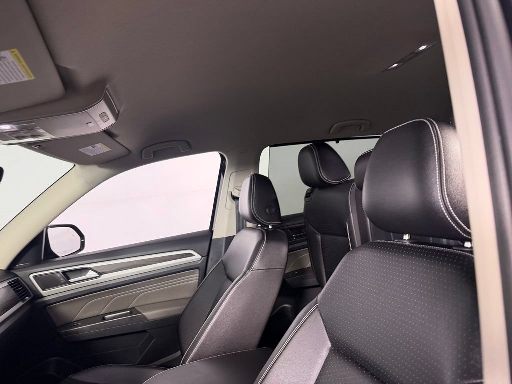 Used 2023 Volkswagen Atlas SE w/ Black Wheel Package FWD image 23