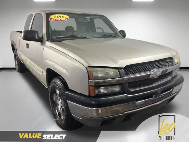 Used 2005 Chevrolet Silverado 1500 LS w/ Light Duty Power Package AWD/4WD image 8