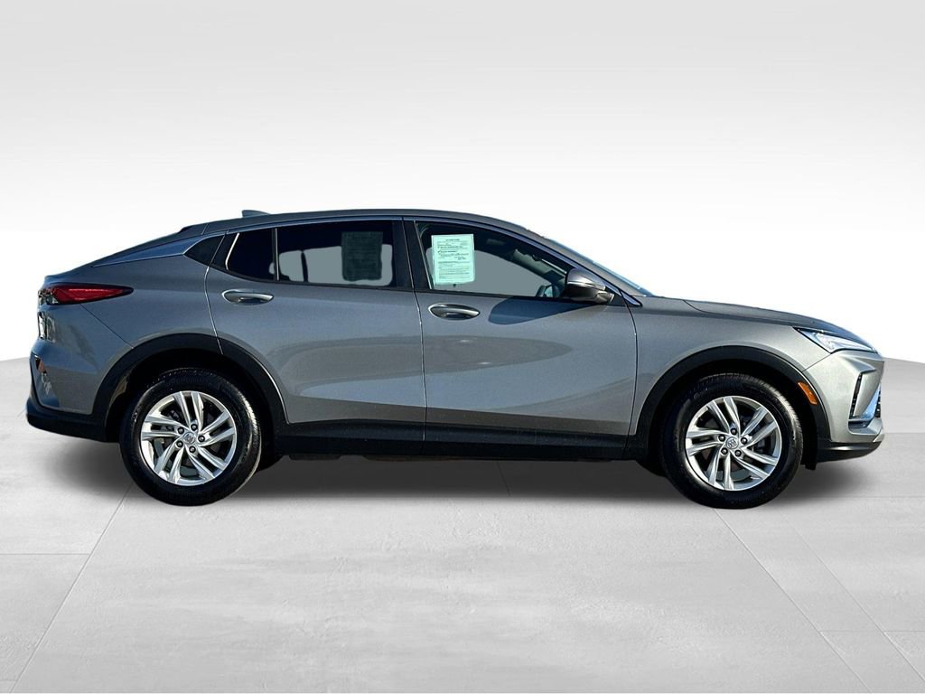 Used 2025 Buick Envista Preferred image 6