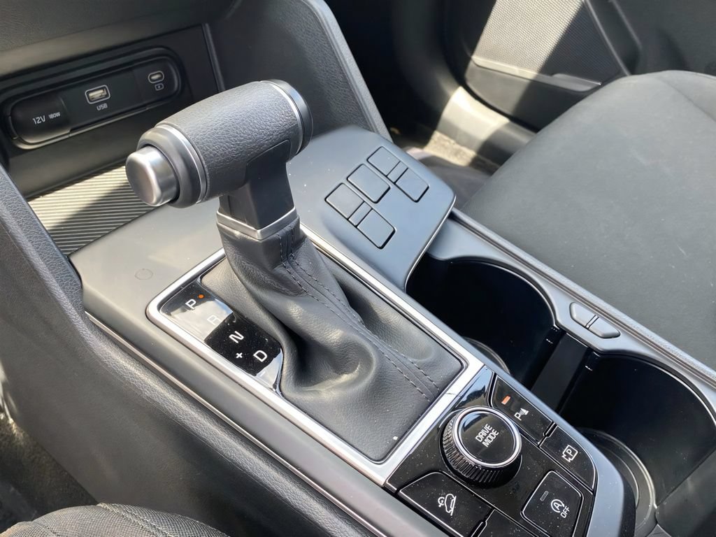Used 2025 Kia Sportage LX FWD image 24