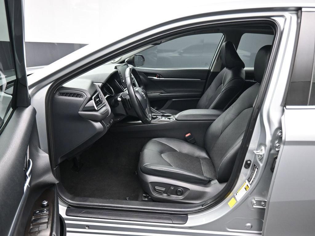Used 2021 Toyota Camry XSE w/ Navigation Package image 11