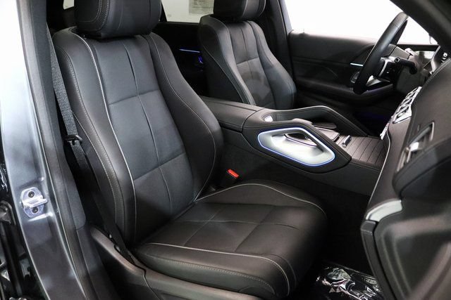 Used 2024 Mercedes-Benz GLS 580 4MATIC image 24