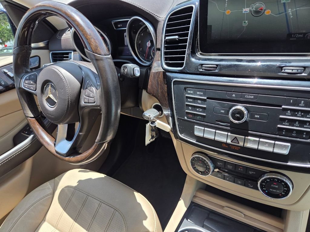 Used 2017 Mercedes-Benz GLS 450 4MATIC image 34