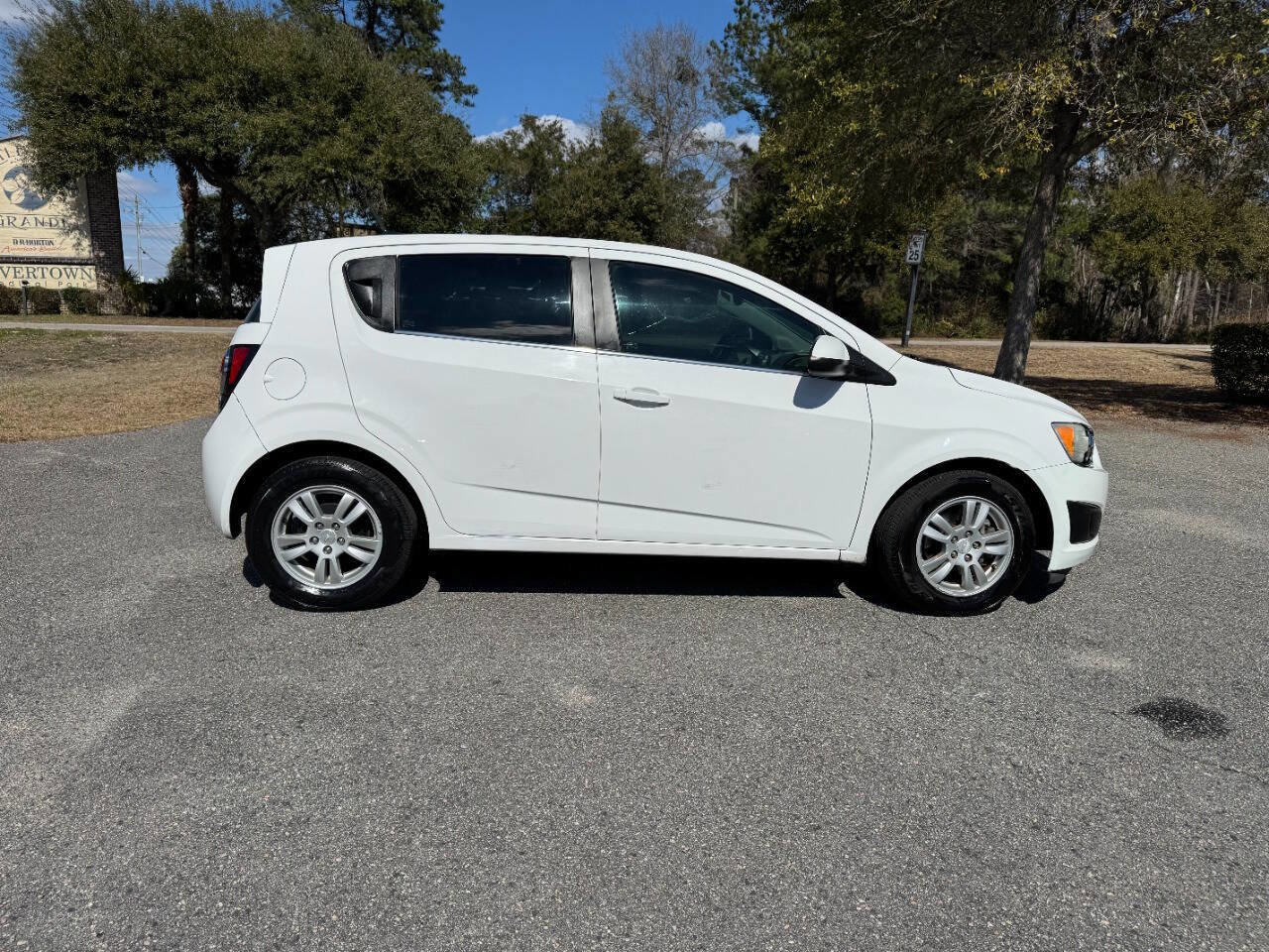 Used 2014 Chevrolet Sonic LT image 7