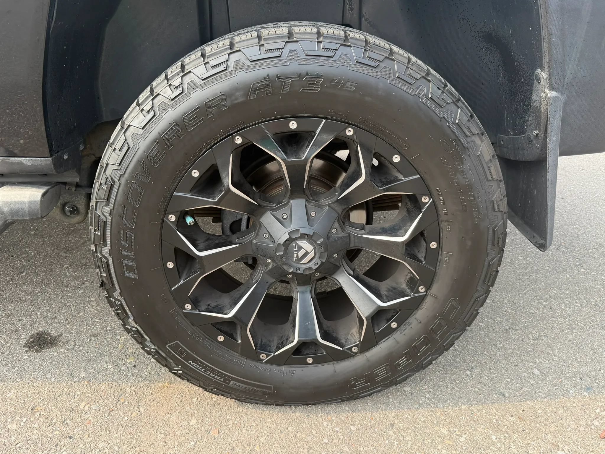 Used 2009 HUMMER H3T Luxury AWD/4WD image 11