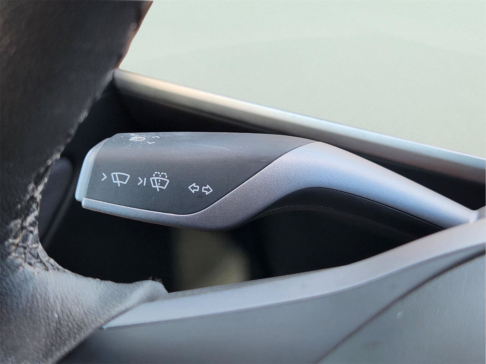 Used 2023 Tesla Model Y Long Range AWD/4WD image 21