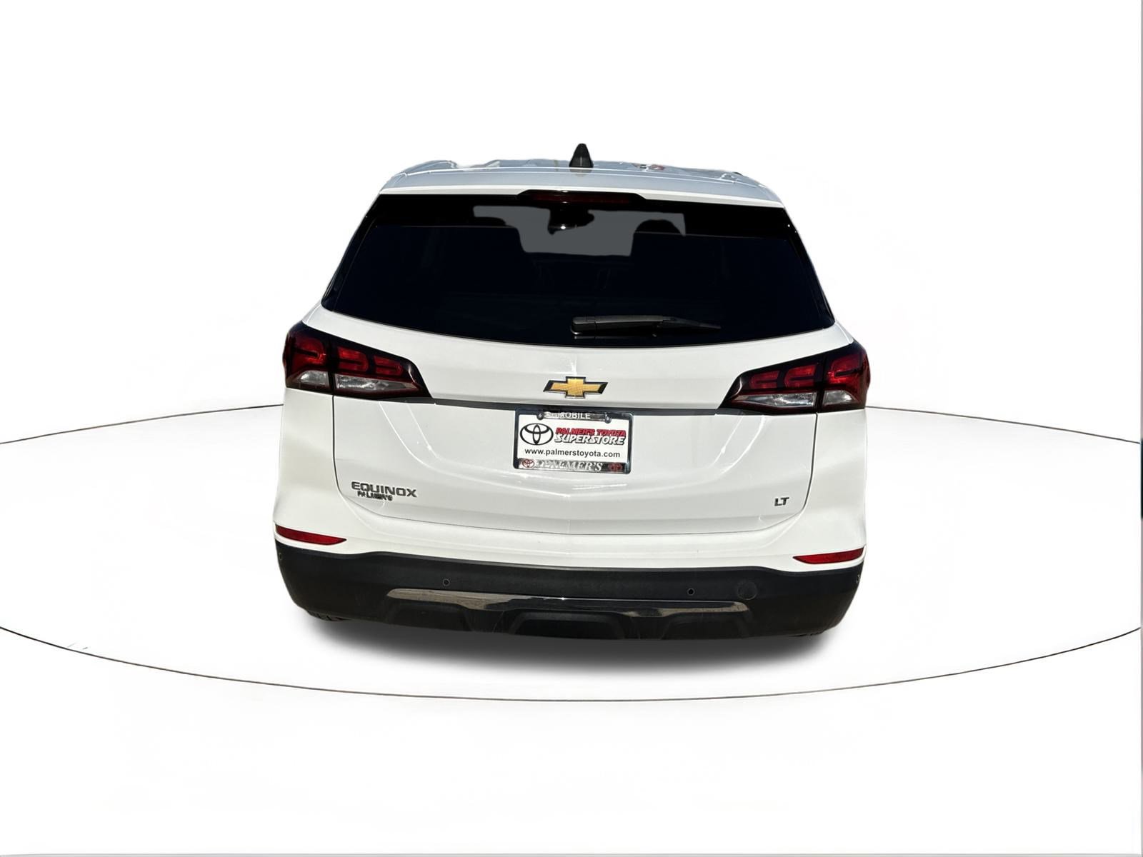 Used 2023 Chevrolet Equinox LT w/ Driver Convenience Package image 4