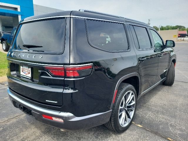 Used 2022 Jeep Wagoneer Series III w/ Premium Group I AWD/4WD image 15