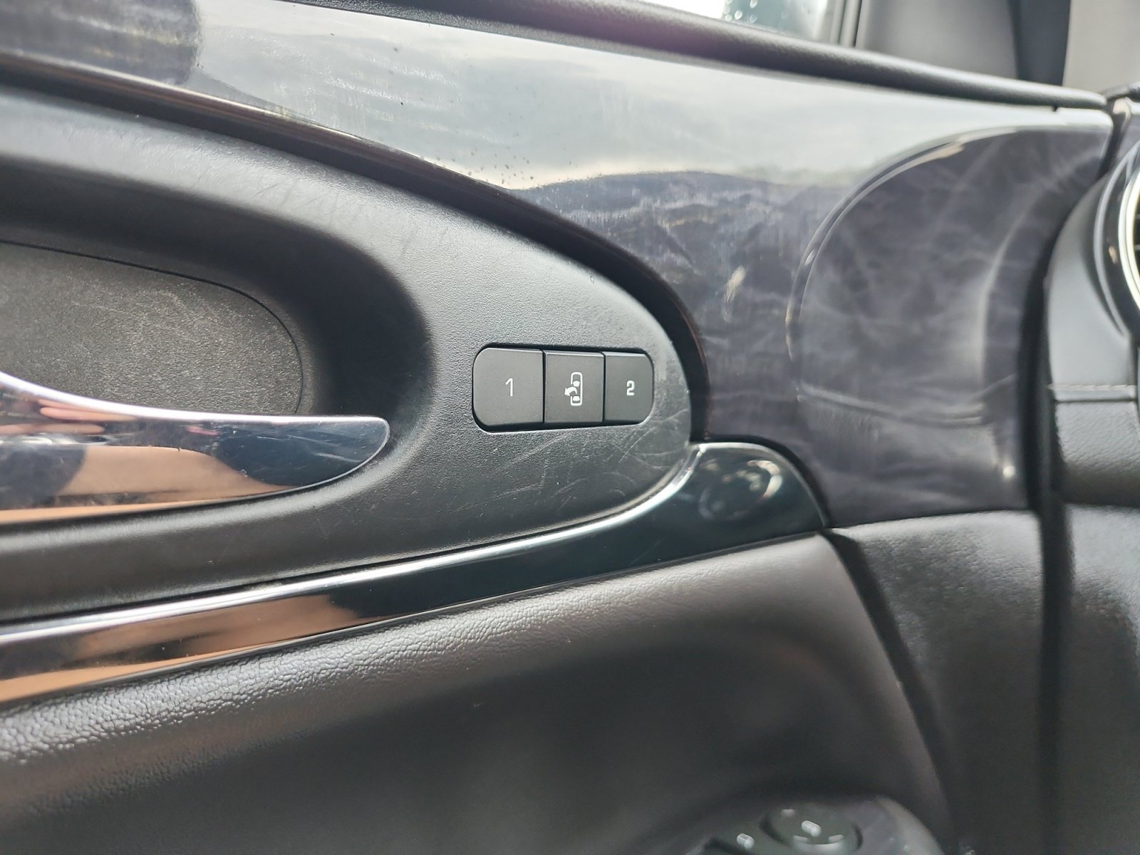 Used 2017 Buick Enclave Leather AWD/4WD image 17