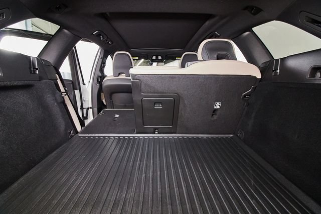 Certified 2026 Volvo XC60 B5 Plus AWD/4WD image 24