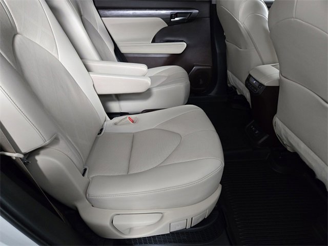 Used 2020 Toyota Highlander Limited Platinum image 22