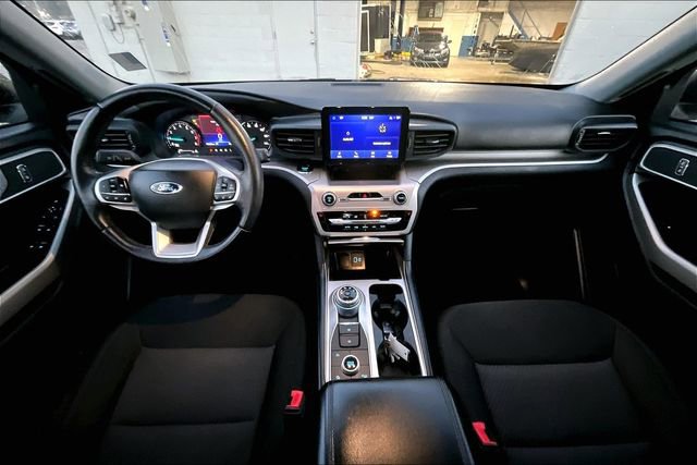 Used 2022 Ford Explorer XLT image 15