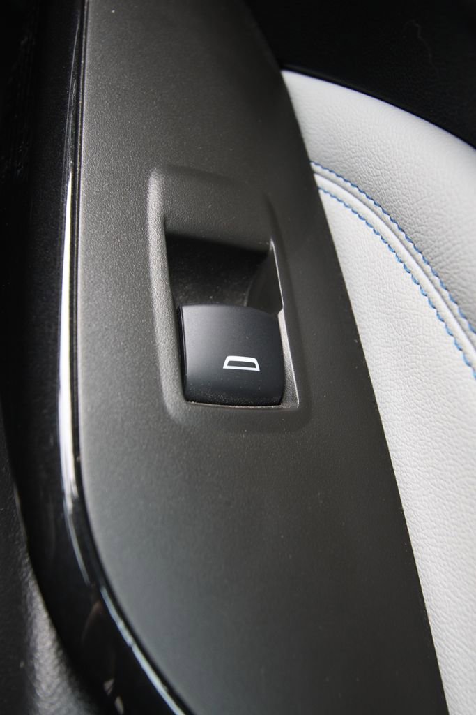 Used 2024 Chevrolet Trax LT w/ Driver Confidence Package FWD image 25