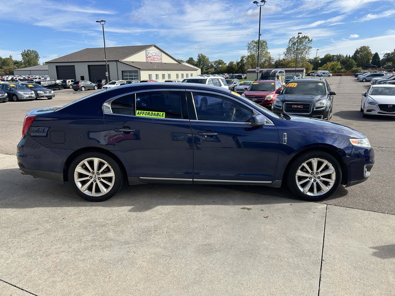 Used 2011 Lincoln MKS AWD image 4
