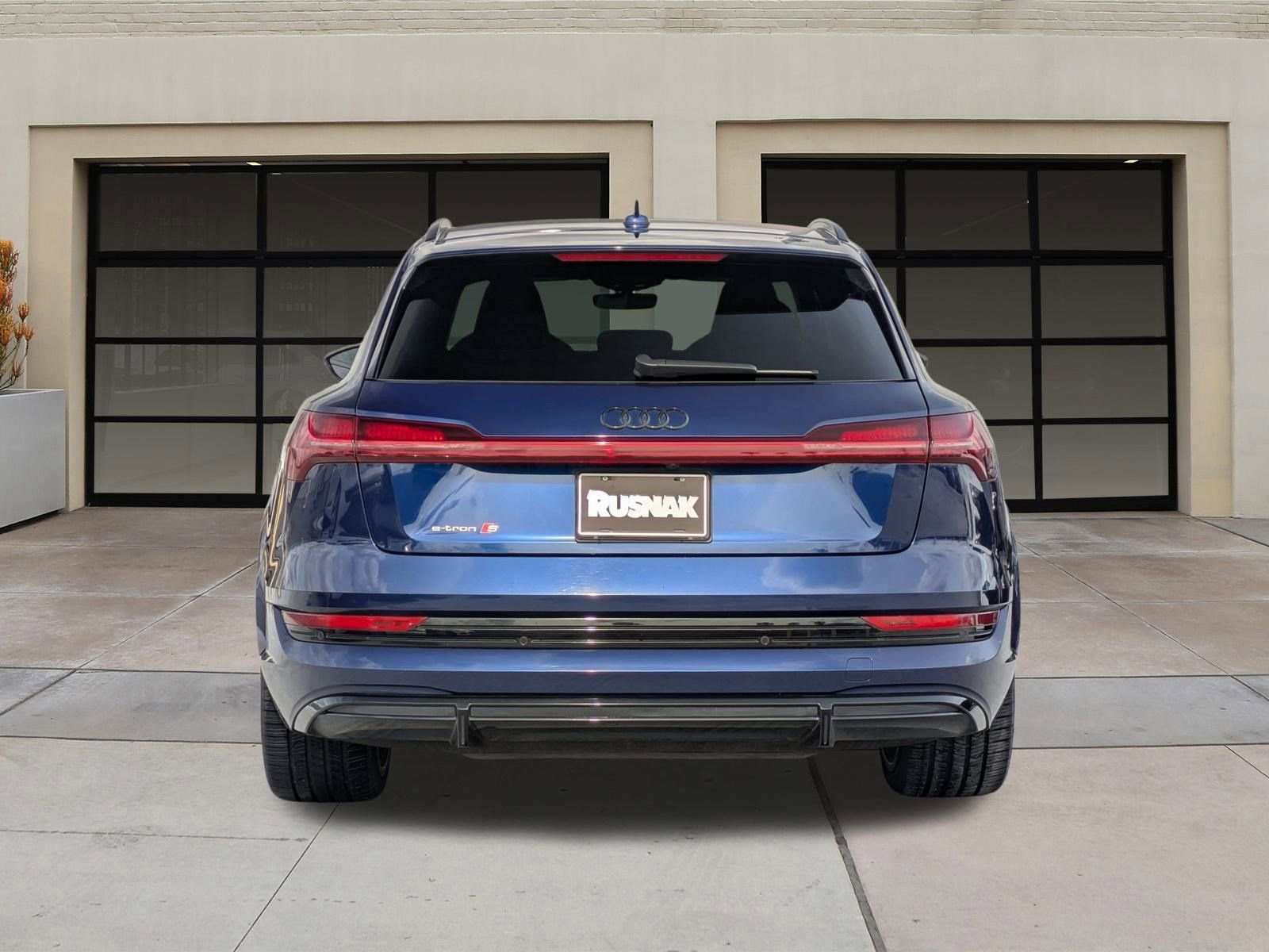 Used 2023 Audi e-tron S Premium Plus w/ Black Optic Package image 5