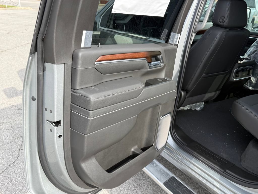 New 2026 GMC Sierra 3500 Denali w/ Denali Reserve Package image 24