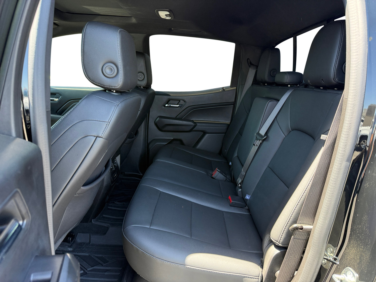 Used 2023 GMC Canyon Elevation w/ Elevation Premium Package AWD/4WD image 16