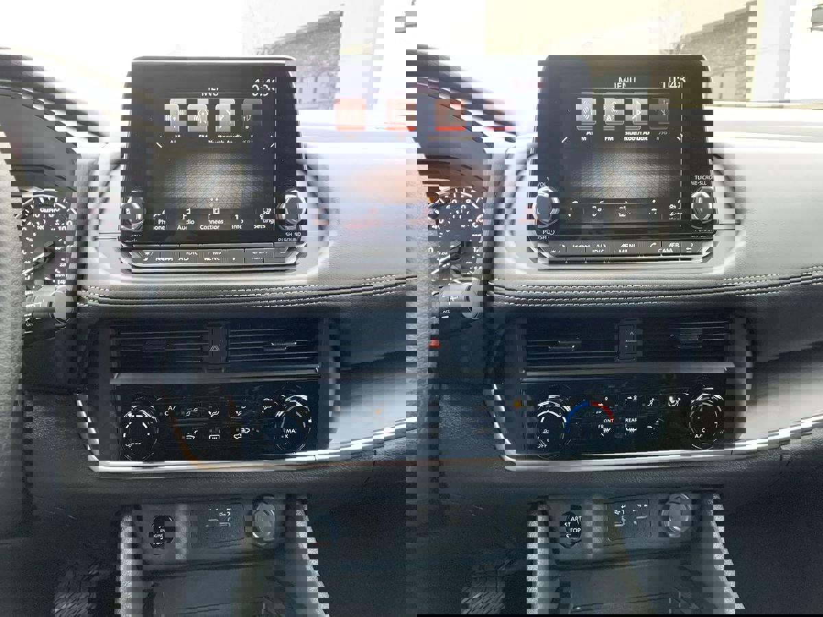 Used 2024 Nissan Rogue S image 20