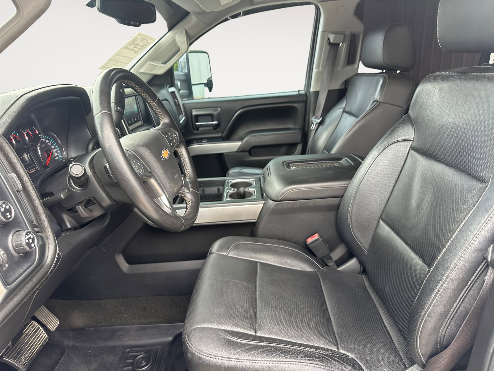 Used 2015 Chevrolet Silverado 2500 LTZ w/ LTZ Plus Package AWD/4WD image 23