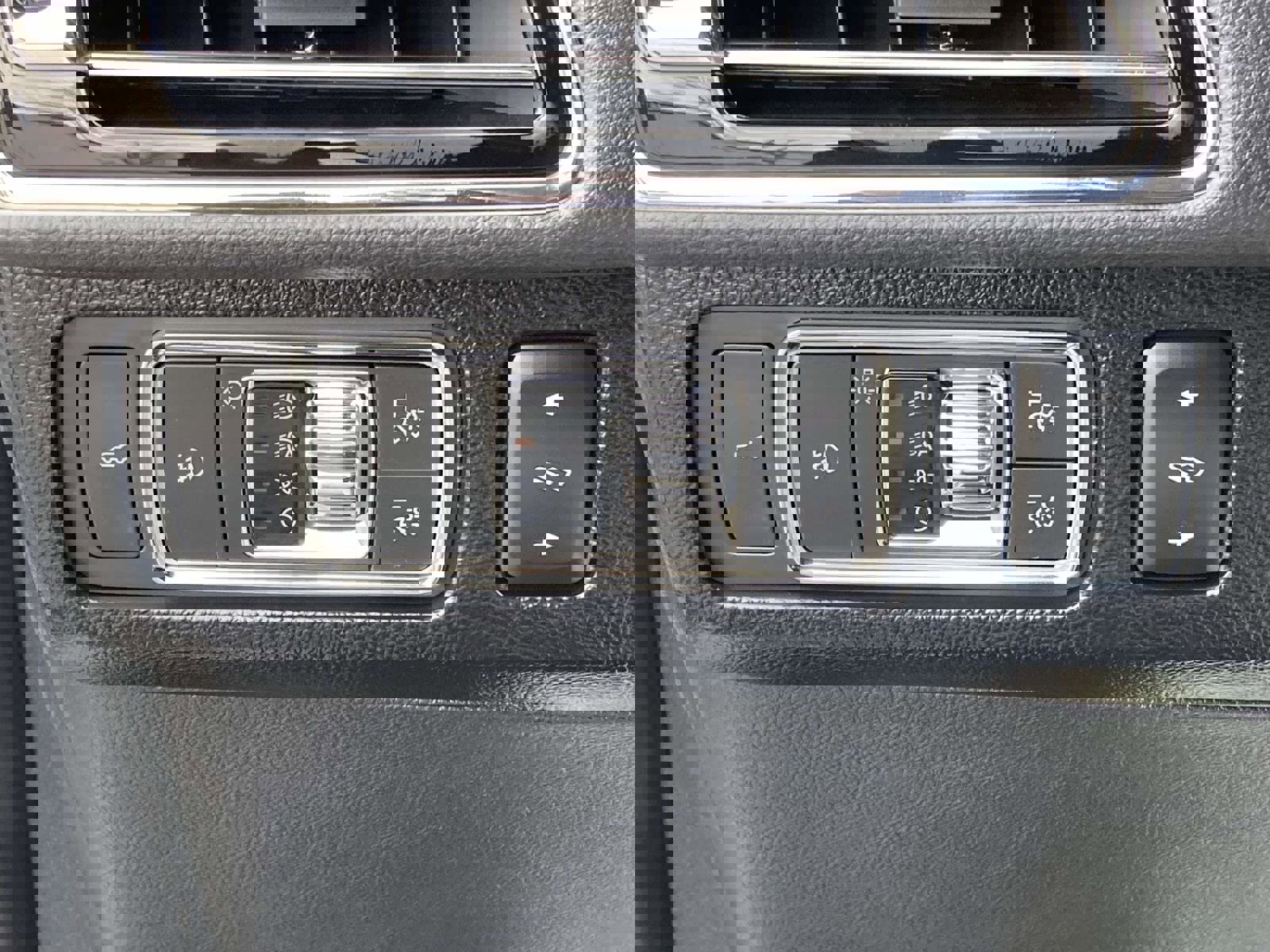 Used 2022 Lincoln Navigator Reserve image 33