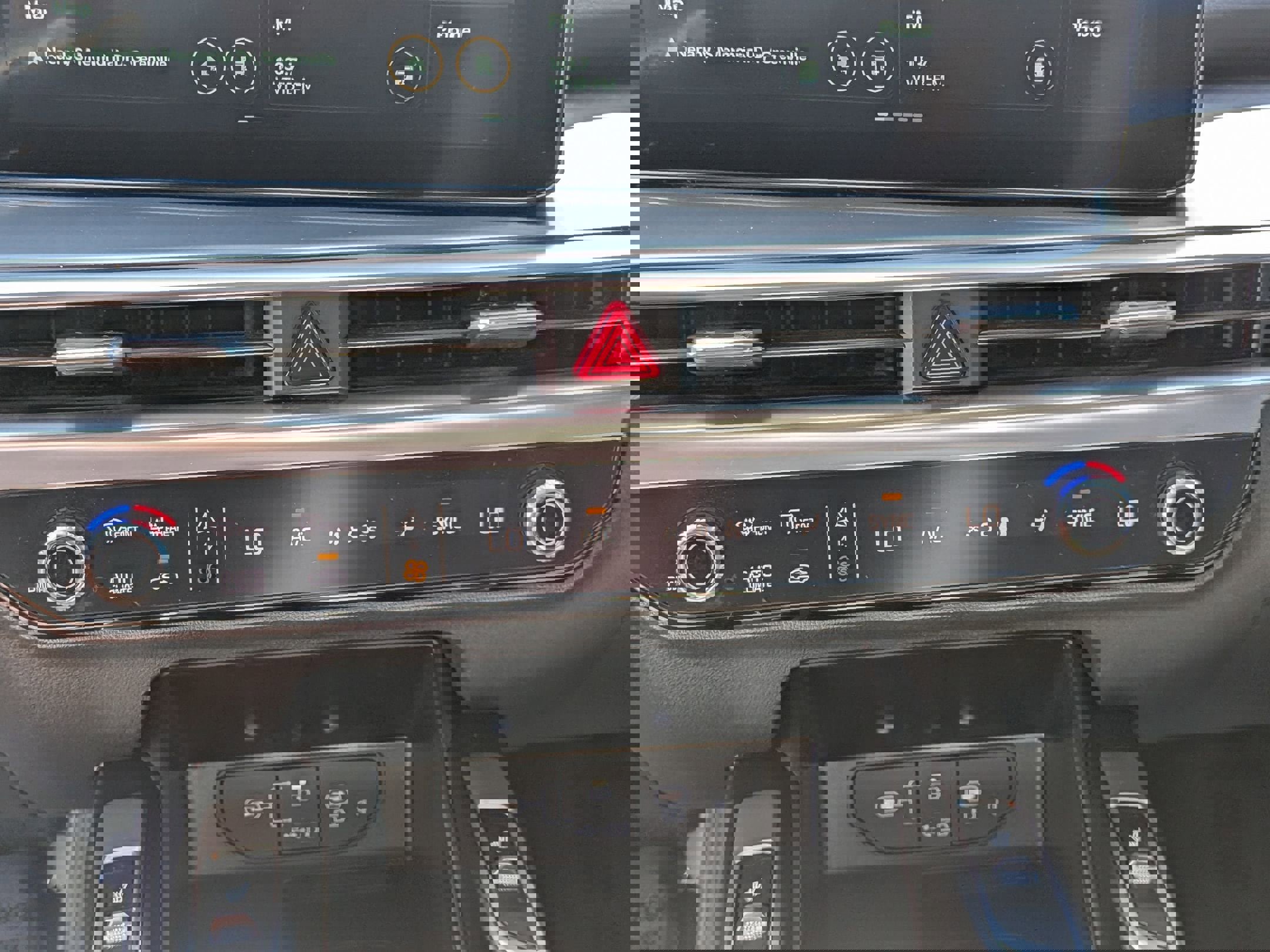 Used 2025 Kia Sorento S FWD image 21