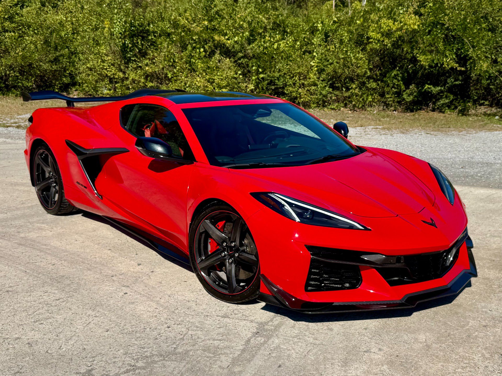 Used 2024 Chevrolet Corvette Z06 w/ Z07 Performance Package RWD image 1
