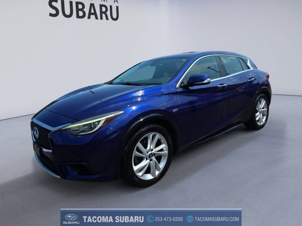 Used 2017 INFINITI QX30 FWD image 1