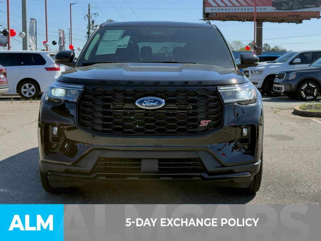 Used 2025 Ford Explorer ST image 3