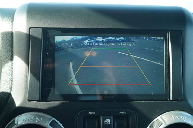 Used 2015 Jeep Wrangler Unlimited Sahara w/ Dual Top Group image 27