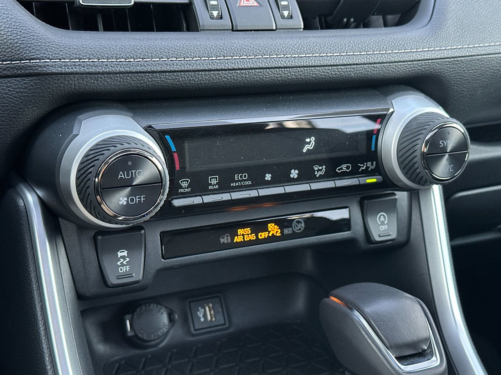 Used 2025 Toyota RAV4 XLE Premium FWD image 22