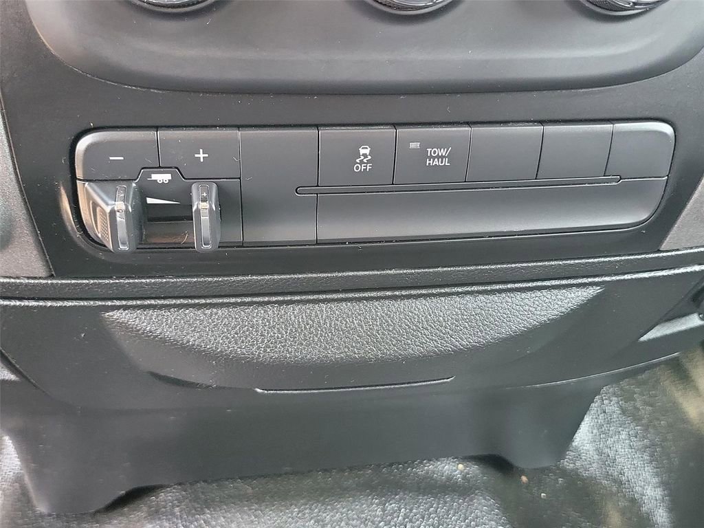 Used 2019 RAM 1500 Tradesman w/ Chrome Appearance Group RWD image 33