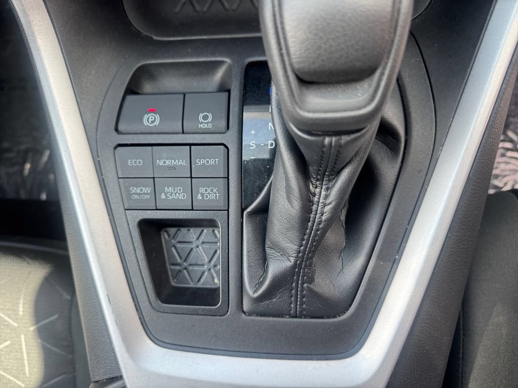 Used 2023 Toyota RAV4 XLE w/ XLE Grade Weather Package AWD/4WD image 18