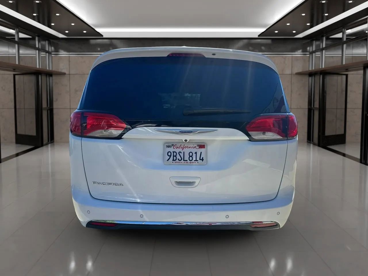 Used 2020 Chrysler Pacifica Touring-L FWD image 5