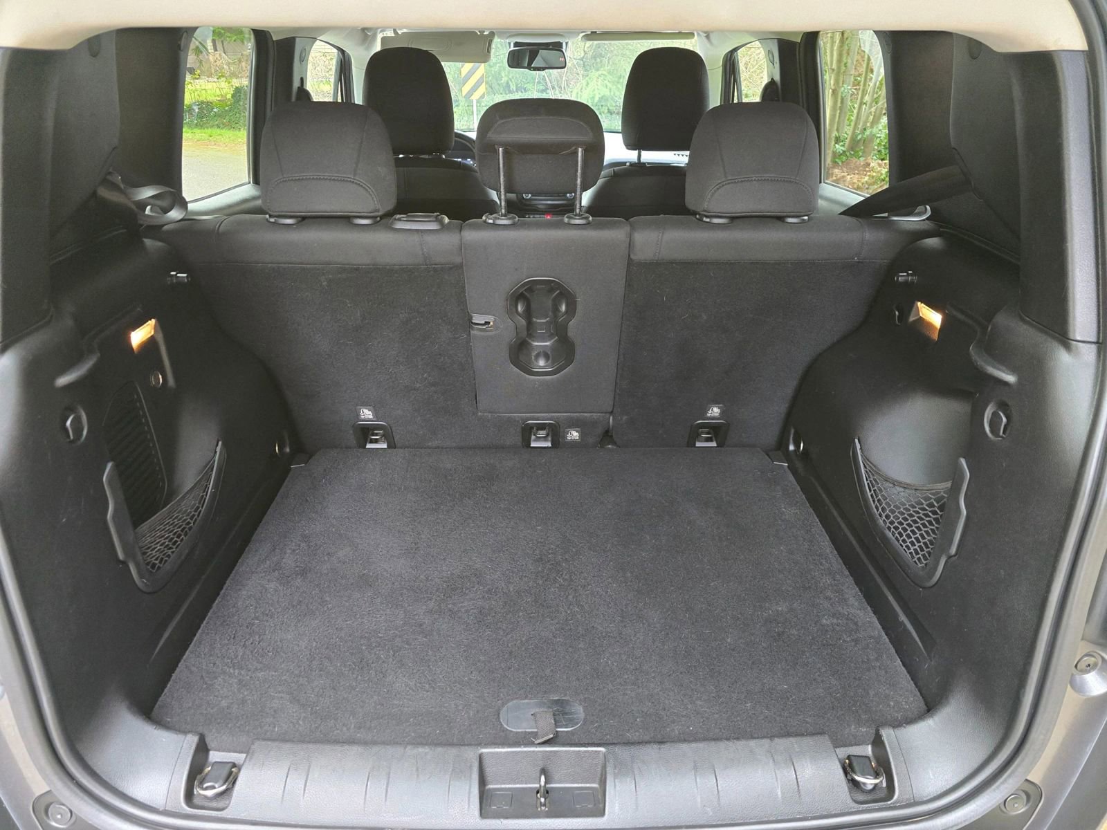 Used 2016 Jeep Renegade Trailhawk AWD/4WD image 5