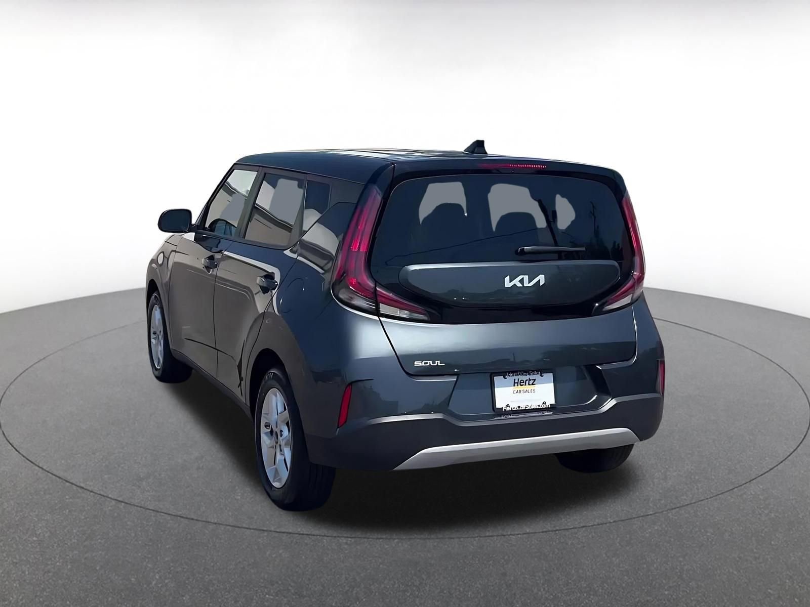 Used 2025 Kia Soul LX w/ LX Technology Package FWD image 11