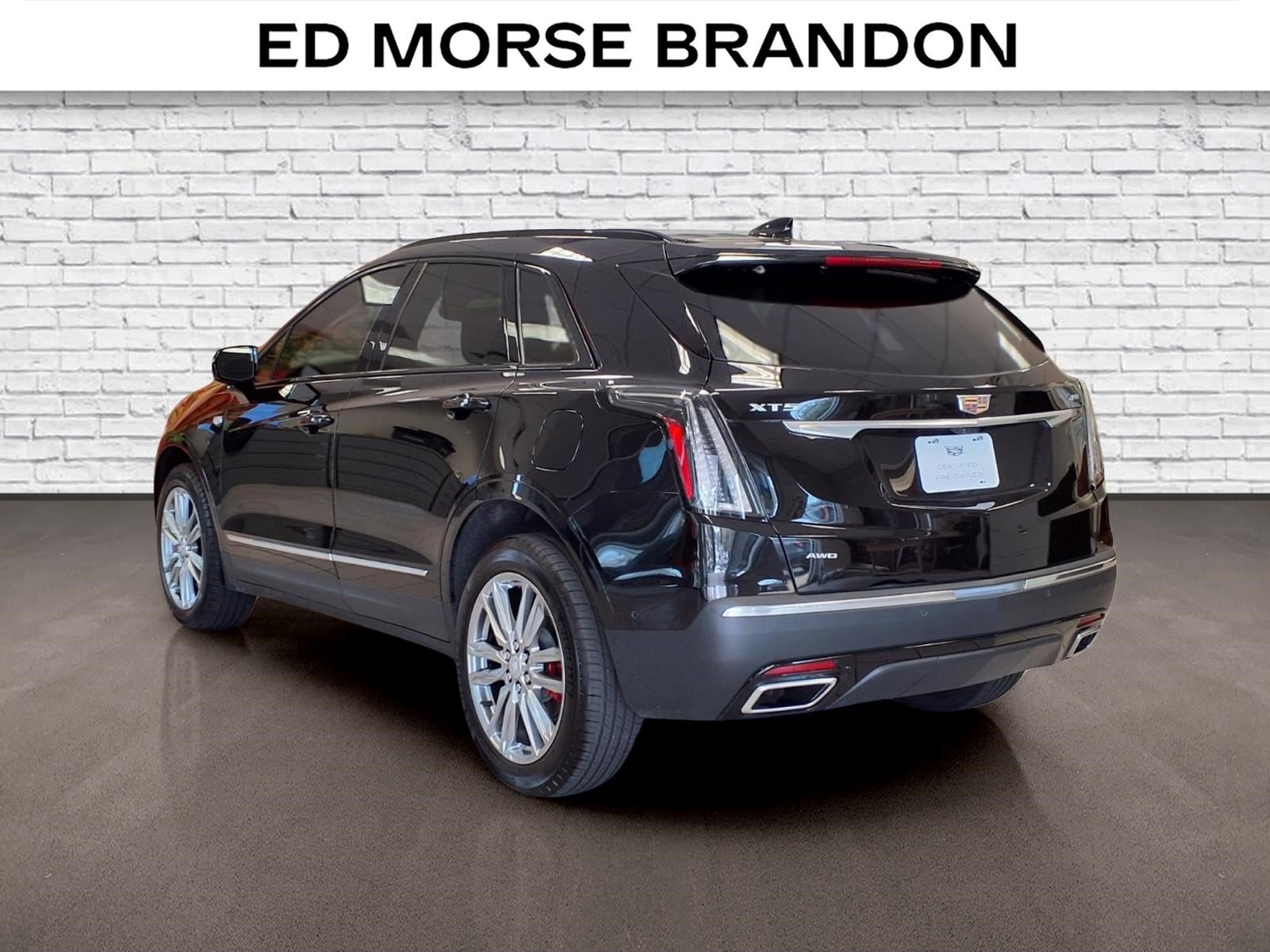 Certified 2025 Cadillac XT5 Sportv w/ Technology Package AWD/4WD image 3
