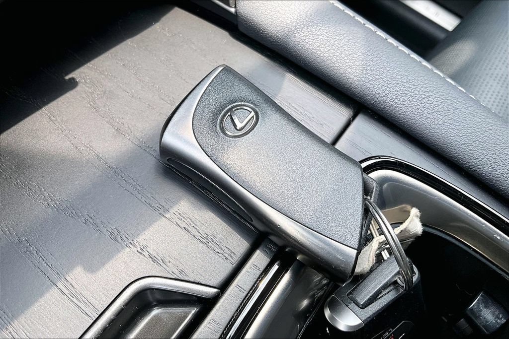 Used 2023 Lexus RX 350 w/ Accessory Package (2T) AWD/4WD image 12
