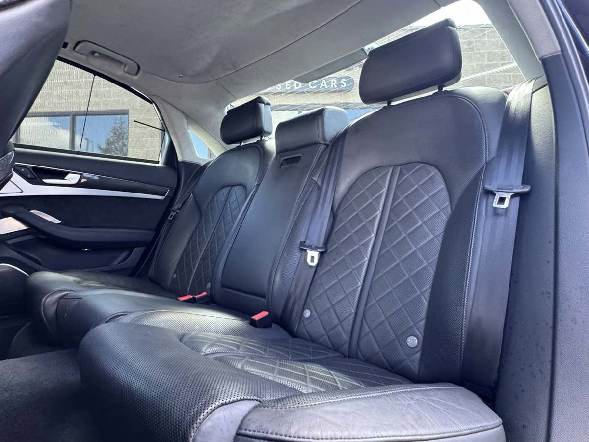 Used 2014 Audi S8 w/ Driver Assistance Package image 43