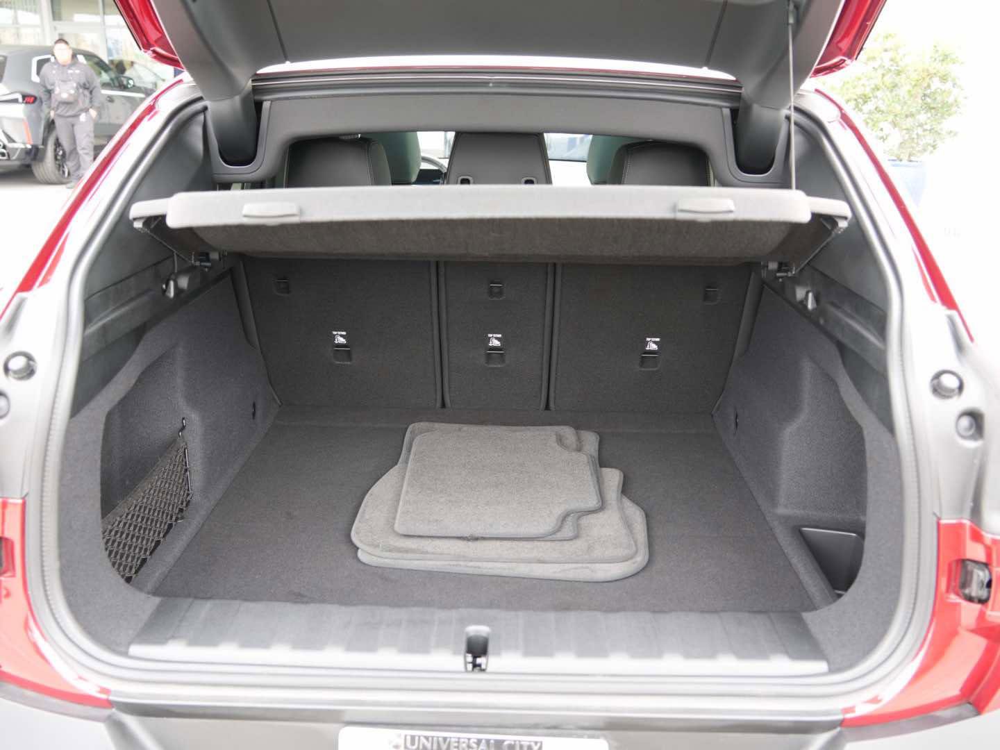 Used 2025 BMW X2 xDrive28i image 25