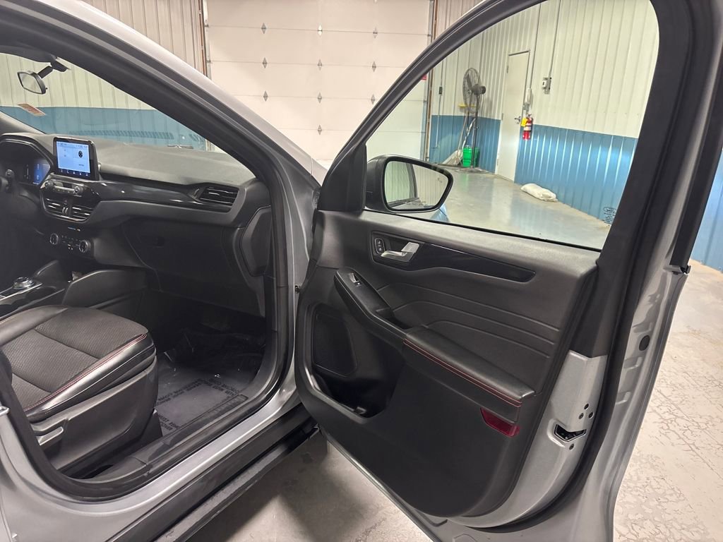 Used 2023 Ford Escape ST-Line image 44