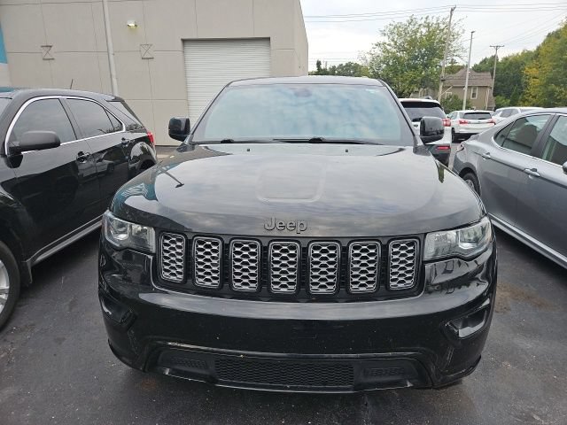 Used 2018 Jeep Grand Cherokee Altitude AWD/4WD image 8