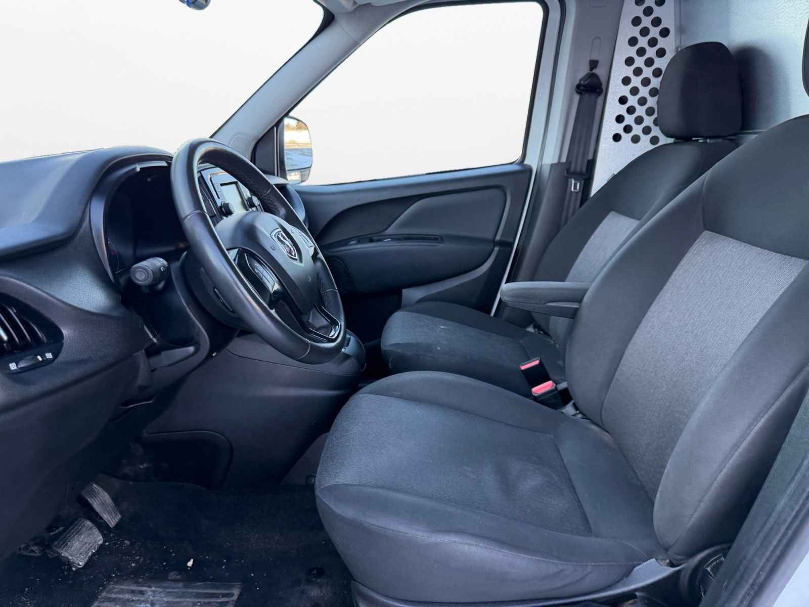 Used 2022 RAM ProMaster City Wagon image 9