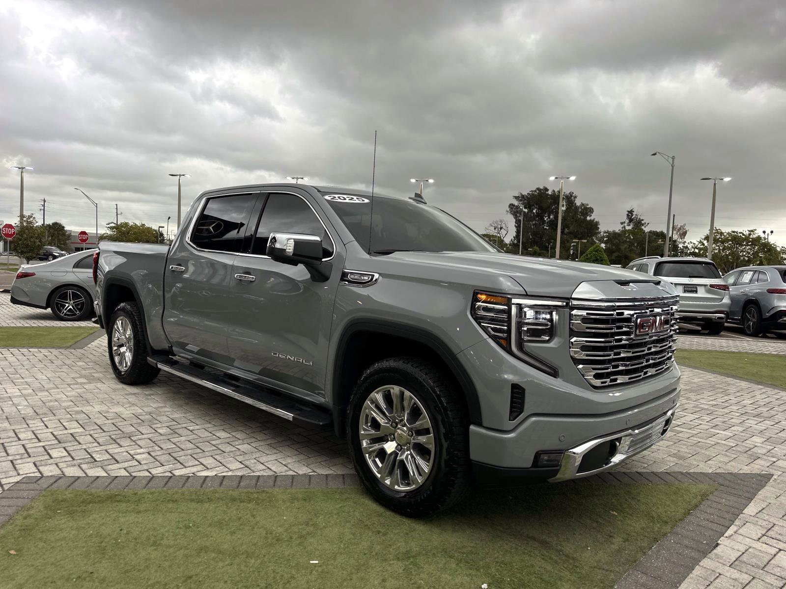 Used 2025 GMC Sierra 1500 Denali image 2