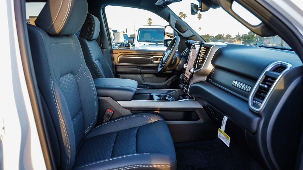New 2025 RAM 1500 4x4 Crew Cab image 17