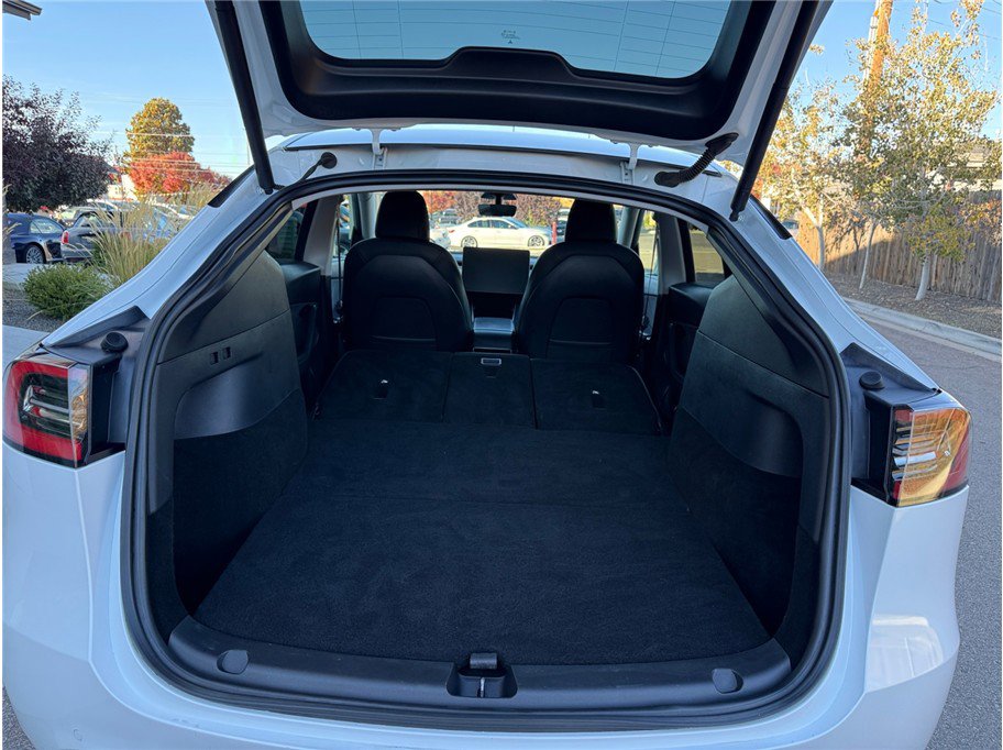 Used 2020 Tesla Model Y Long Range image 41