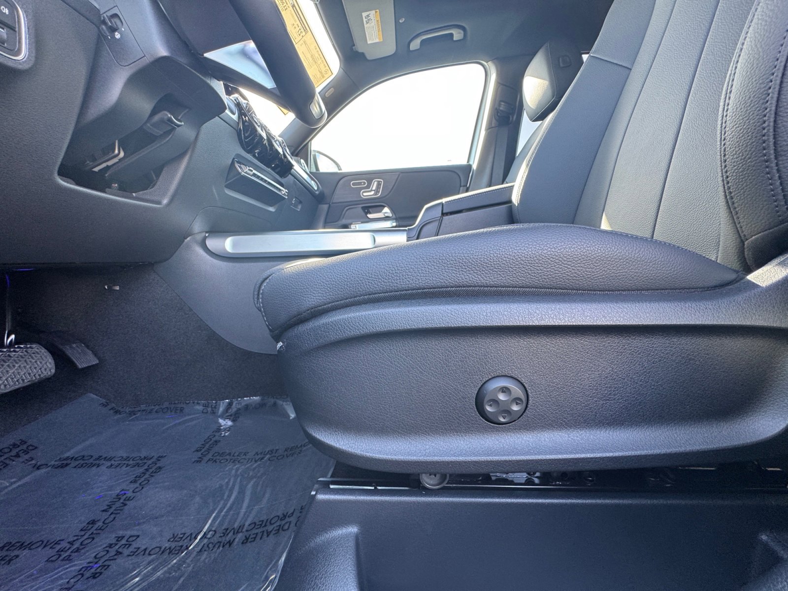 New 2026 Mercedes-Benz GLB 250 4MATIC image 14
