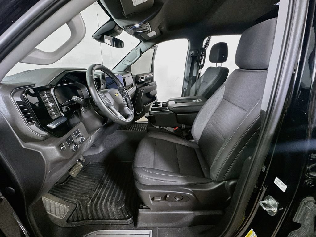 Used 2023 Chevrolet Silverado 1500 LT AWD/4WD image 17