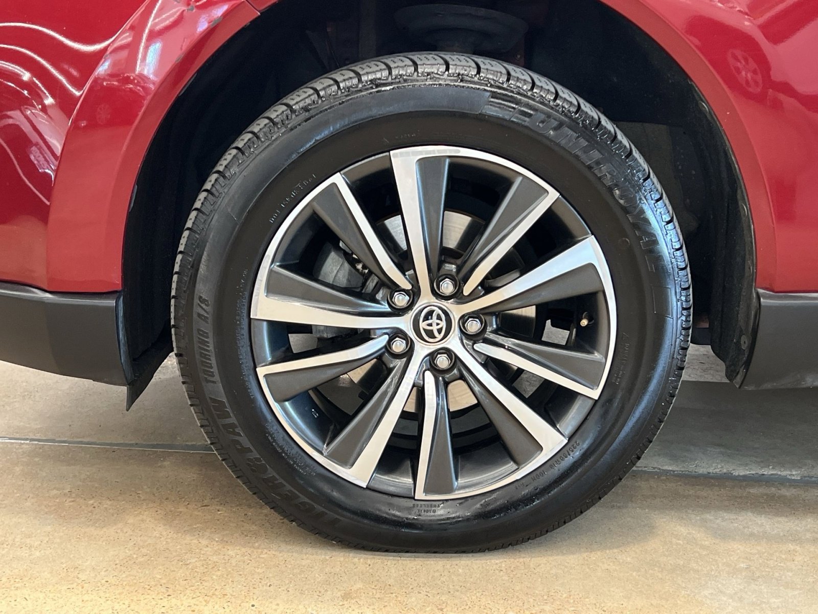 Used 2021 Toyota Venza LE w/ Carpet Mat Package (TMS) image 10