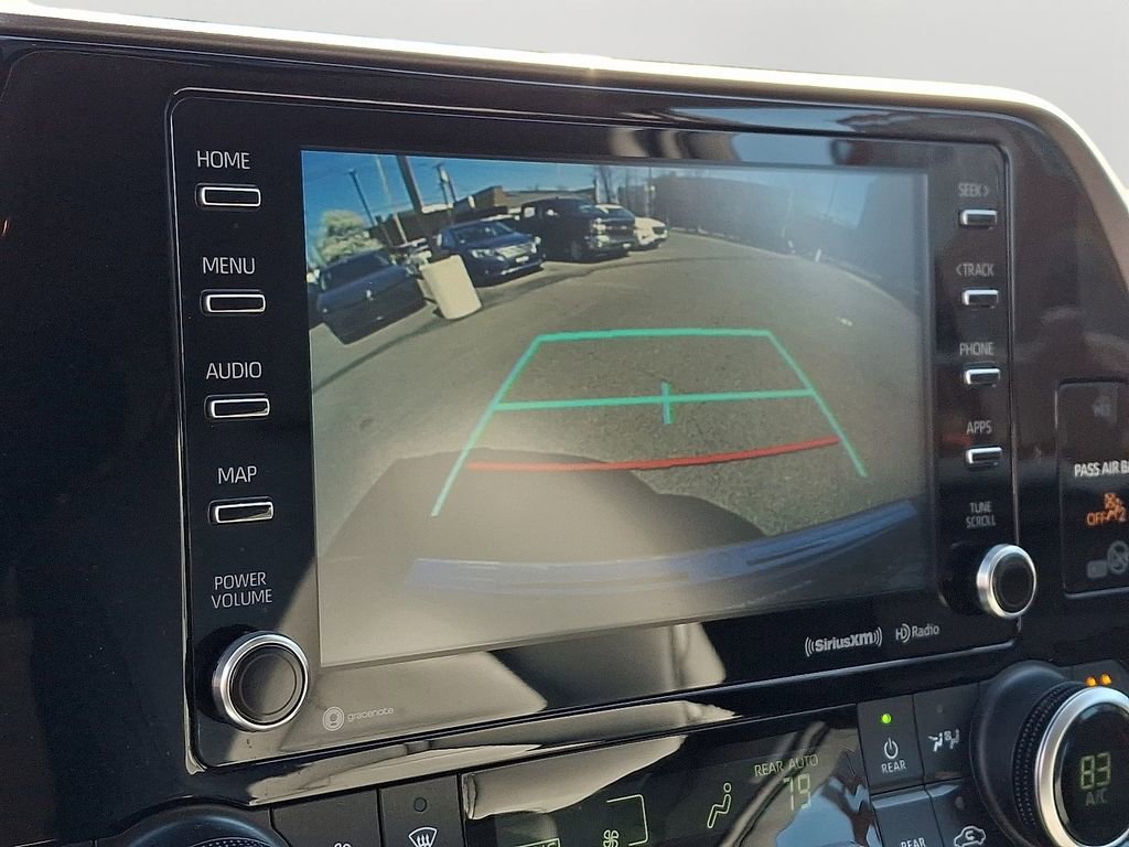 Used 2020 Toyota Highlander XLE image 19